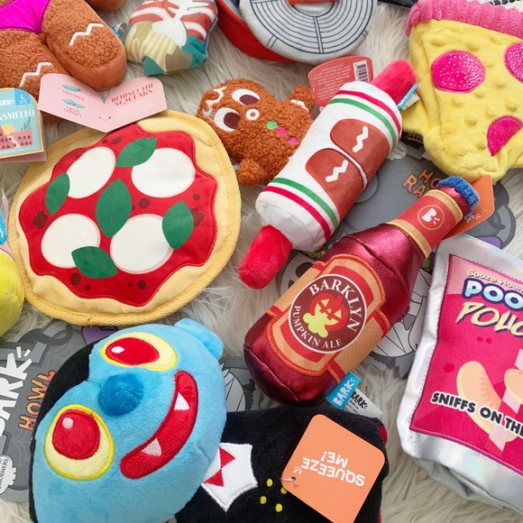 (SOLD) 12 NWT Bundle of Dog Toys - Picture 5 of 6